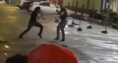 맞짱 뜨면 경찰이 심판보는 나라.gif | 인스티즈