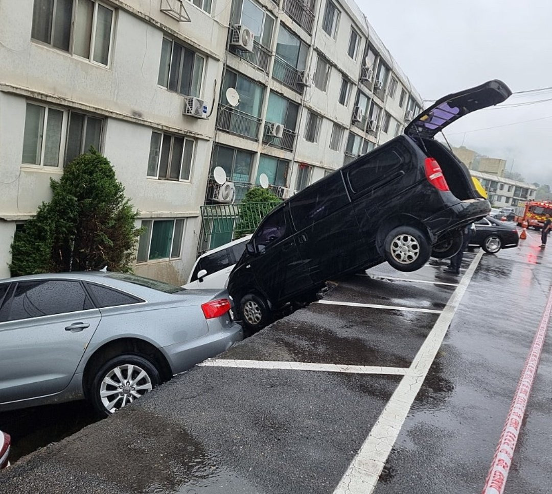 남양주 아파트 주차장 붕괴 현장.jpg