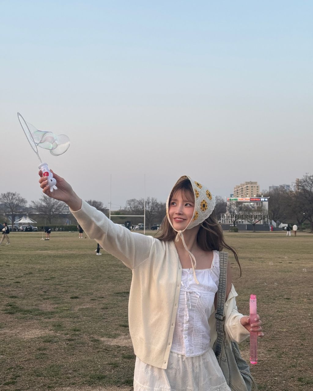 27살인데도 귀여운 프로미스나인 송하영 | 인스티즈