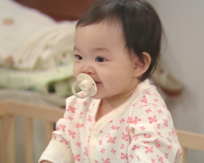 카더가든 아기를 이어 이모 팬들 앓게 만들고 있는 아기...jpg | 인스티즈