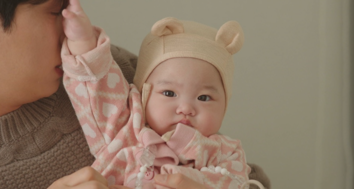카더가든 아기를 이어 이모 팬들 앓게 만들고 있는 아기...jpg | 인스티즈