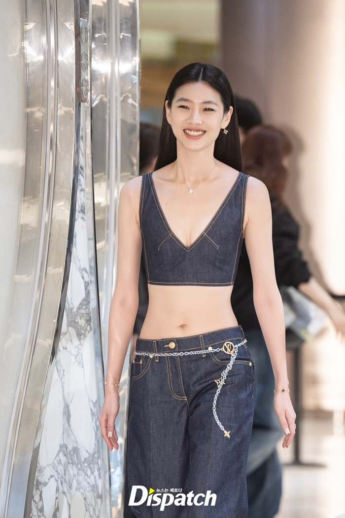 오늘자 루이비통 팝업 행사에서 정호연.jpg | 인스티즈