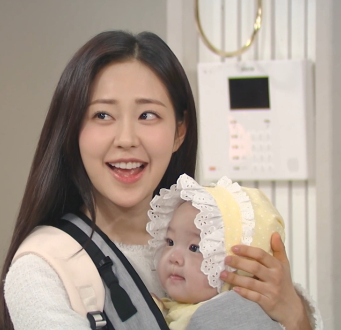 카더가든 아기를 이어 이모 팬들 앓게 만들고 있는 아기...jpg | 인스티즈