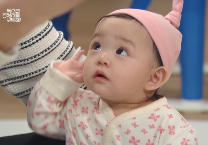 카더가든 아기를 이어 이모 팬들 앓게 만들고 있는 아기...jpg | 인스티즈