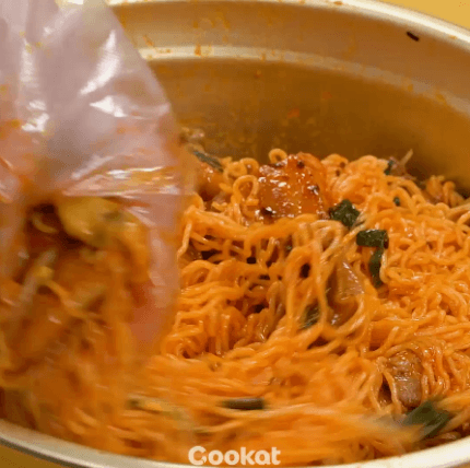  삼겹살 양푼 비빔면.gif1