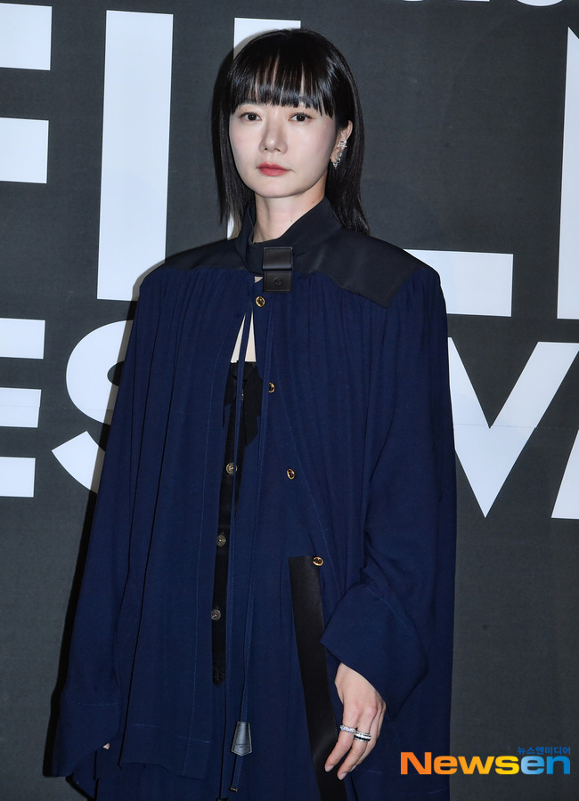 마리끌레르영화제 개막식에서 탕웨이, 배두나, 임지연, 김도연.jpg | 인스티즈