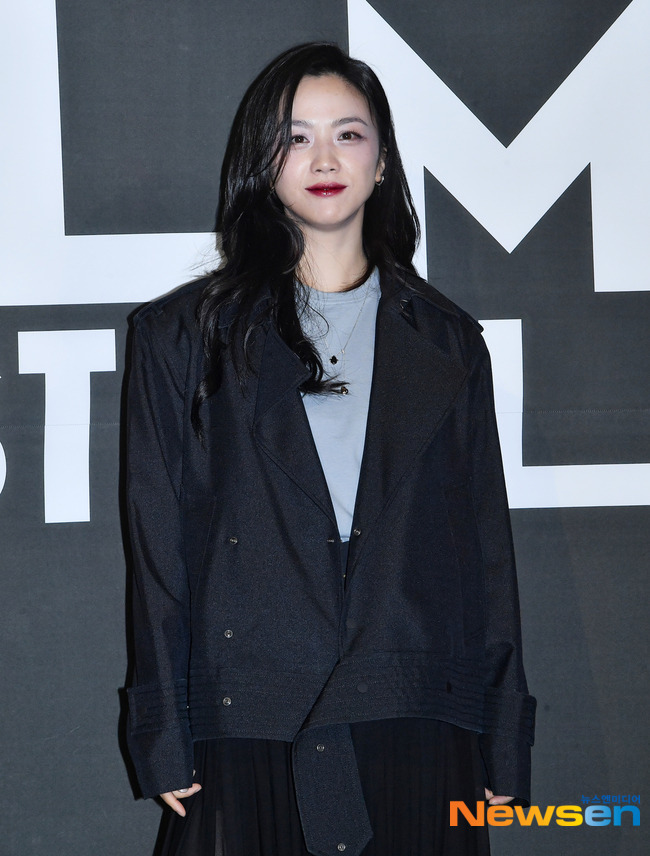  마리끌레르영화제 개막식에서 탕웨이, 배두나, 임지연, 김도연.jpg