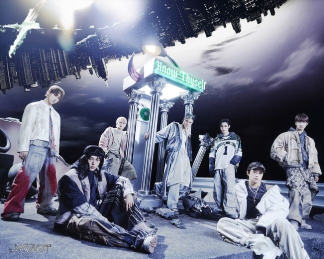  뉴비트, 오늘 &apos;2025 러브썸 페스티벌&apos; 출격.. &apos;We Are Young&apos; 첫 ..