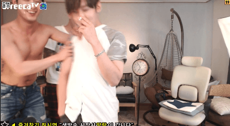  잊을만 하면 찾아오는 세야 담배피다 넘어지는 짤.gif