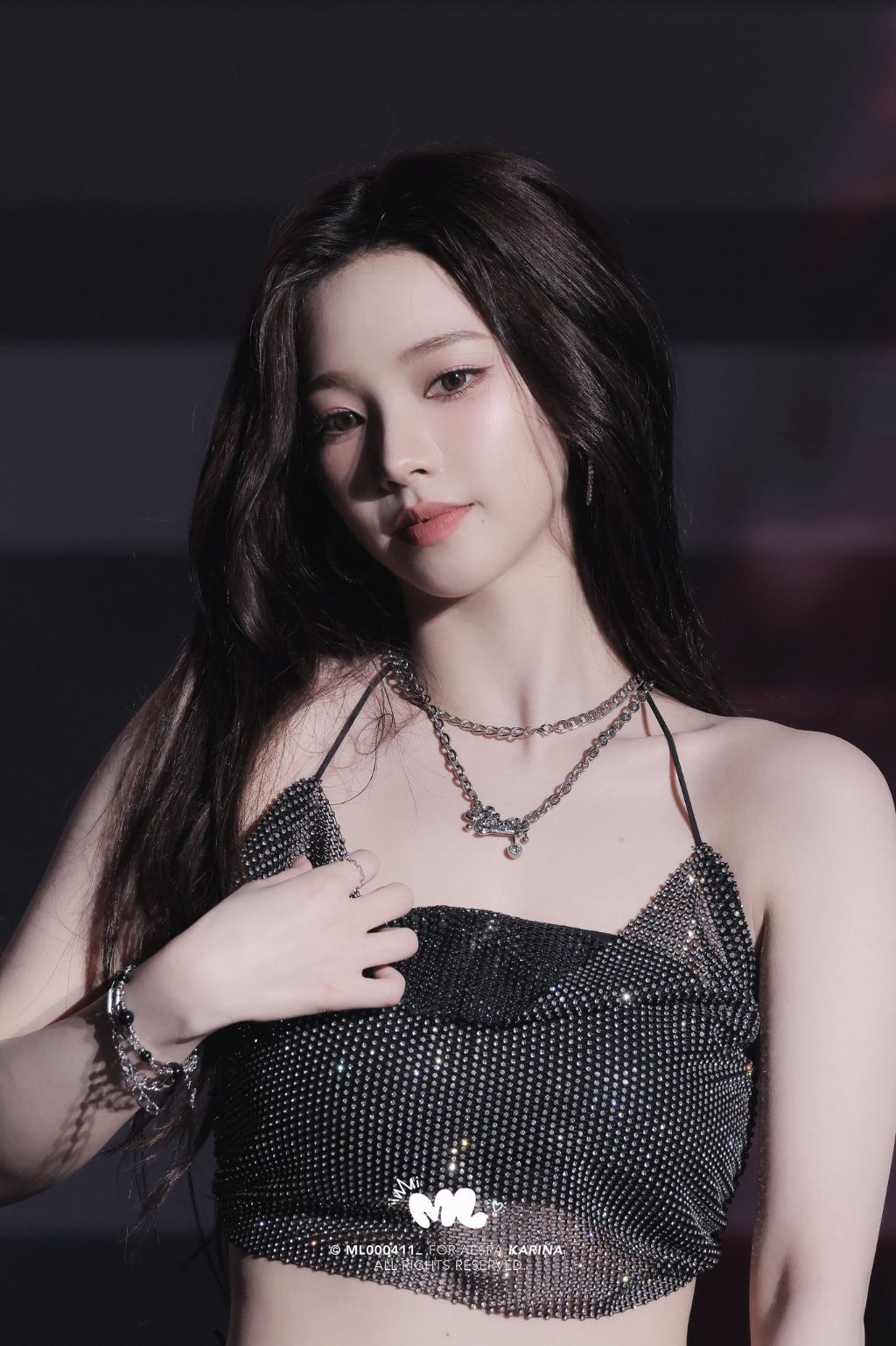 어제와 다른 분위기로 반응 좋은 오늘자 카리나 | 인스티즈