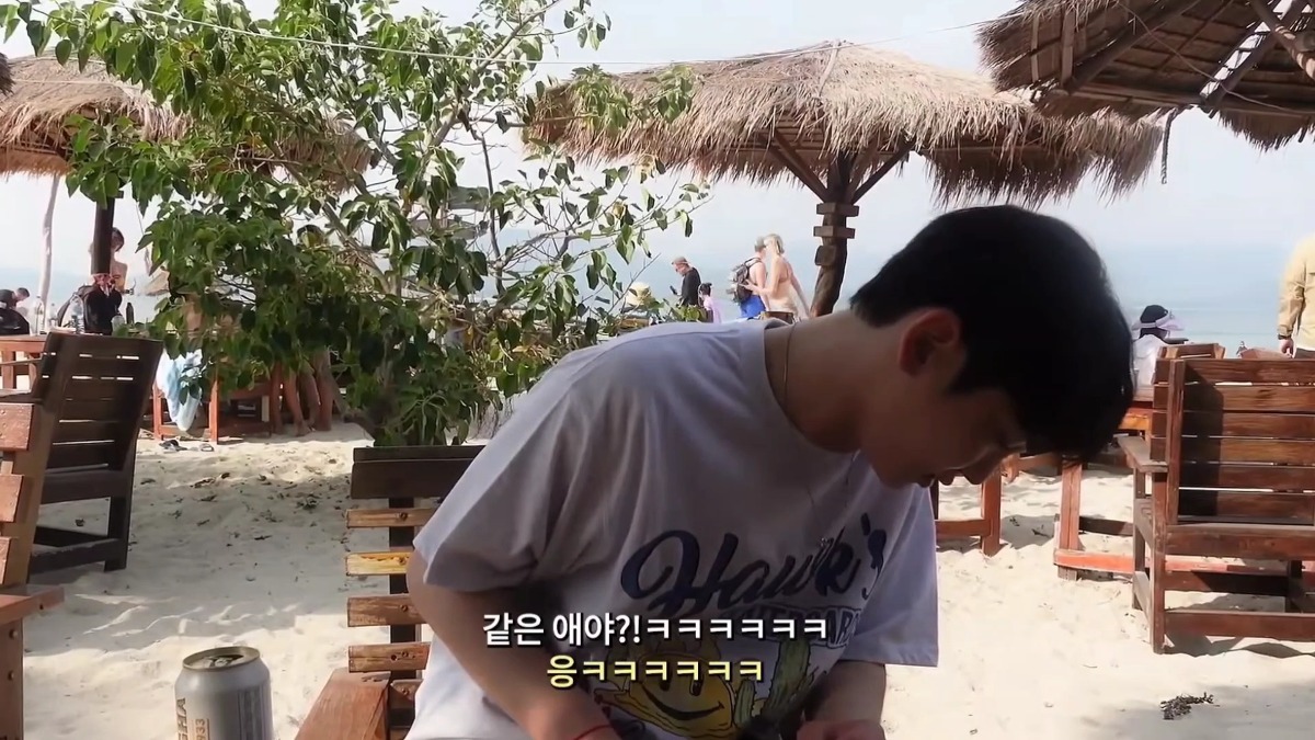 태국 여행 갔다가 온 동네 돼지들한테 물 먹여주고 다닌 샤이니 키ㅋㅋㅋㅋㅋㅋ.jpg | 인스티즈