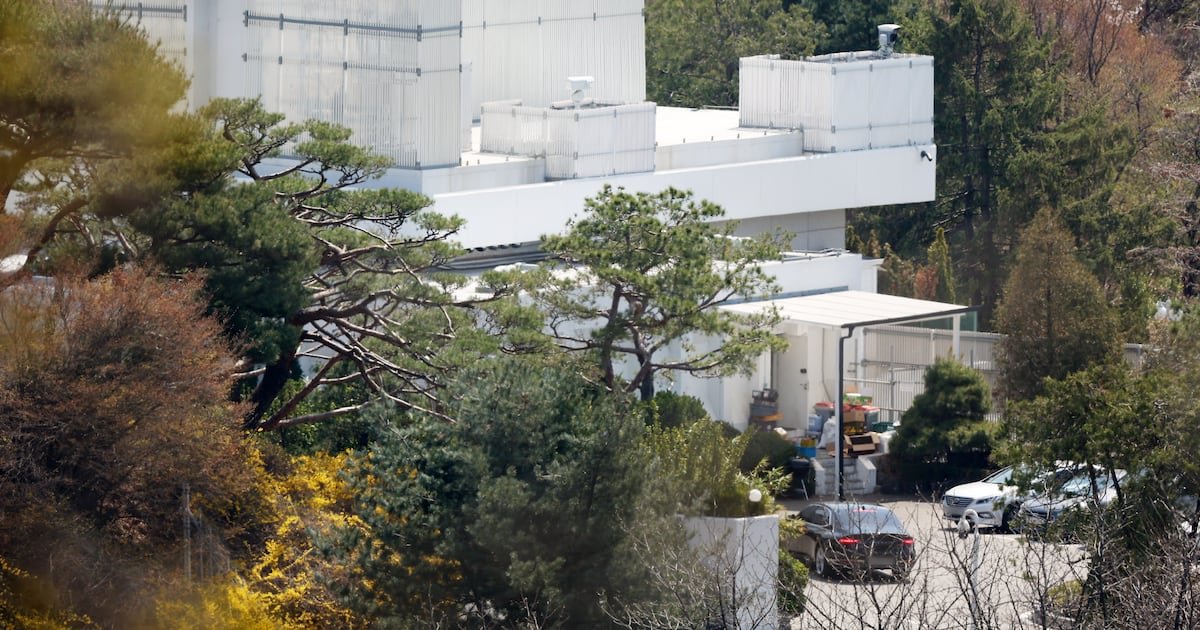 尹 부부가 물 많이 썼다는데… "하루 사용량 尹 관저 32t, 文 관저 50t" | 인스티즈