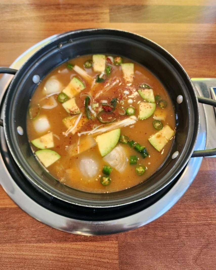  만원짜리 된장찌개 메뉴 하나만 파는 식당1