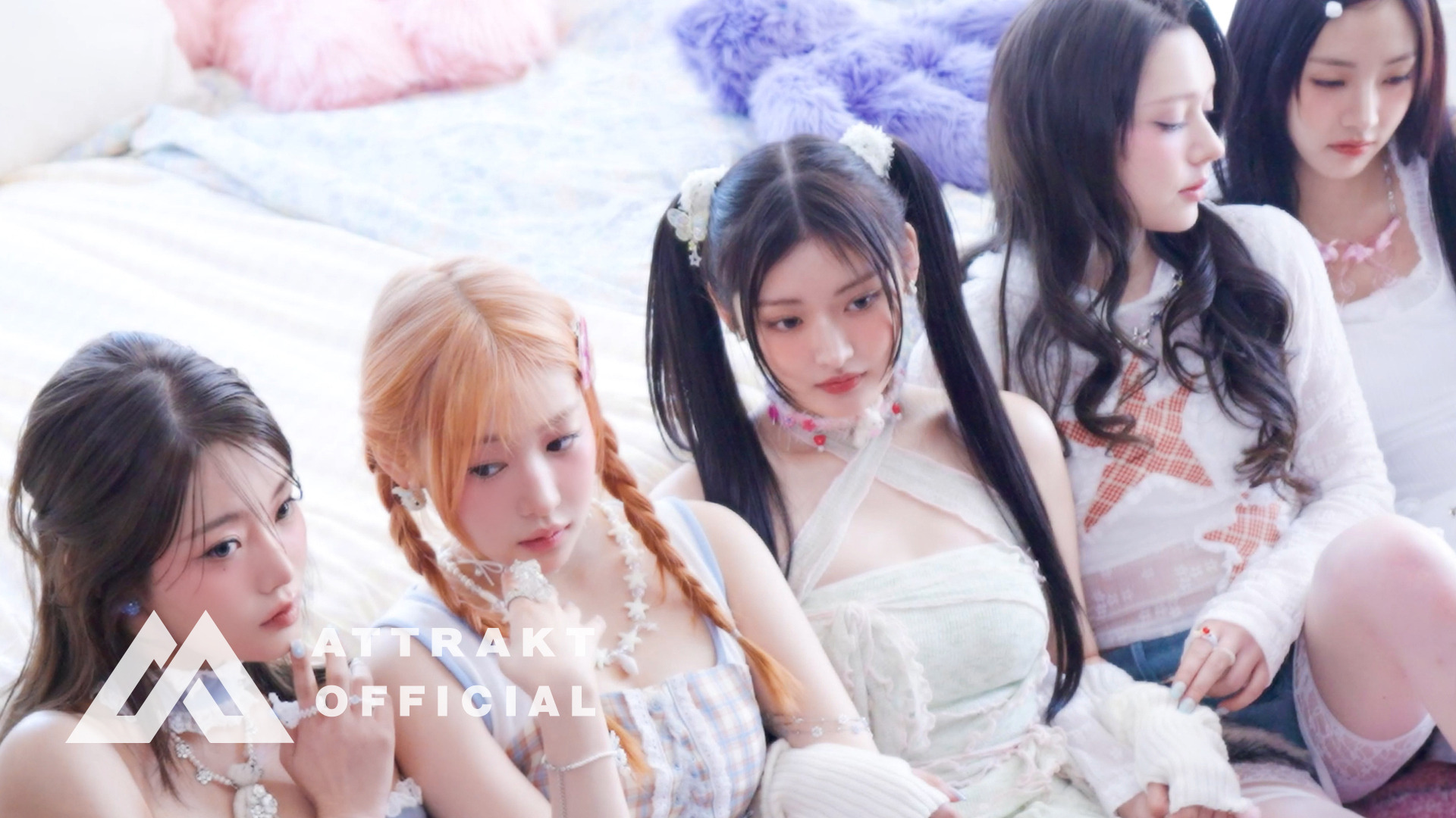내일 컴백하는 피프티피프티(FIFTY FIFTY) 'Pookie' 뮤비 티저 | 인스티즈