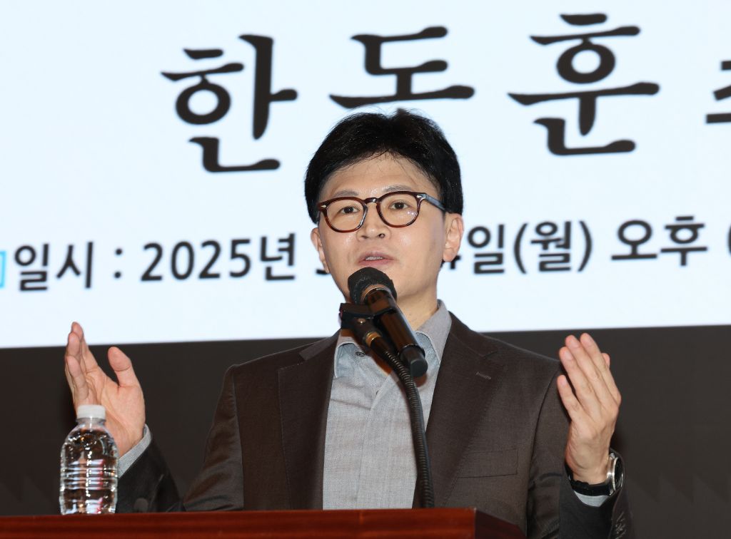  한동훈 vs김문수 덕수가 안나온다는 전제하 에 누가 최종후보가 될것인가
