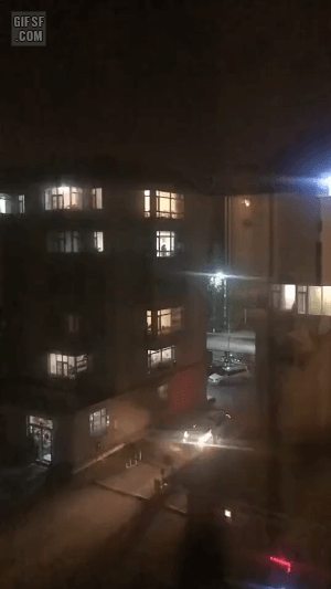 요즘 손전등 성능 .gif