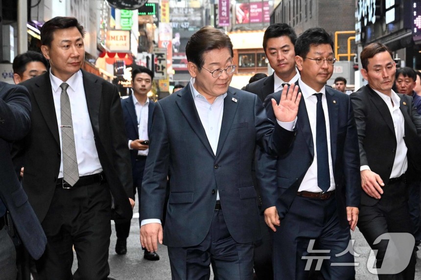 노동자 간담회 마친 이재명 | 인스티즈