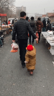 아빠 딸기 주세요 딸기 🍓.gif | 인스티즈