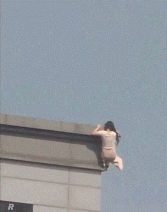 강남역 투신여성 머리채잡고 구한 소방관.gif | 인스티즈