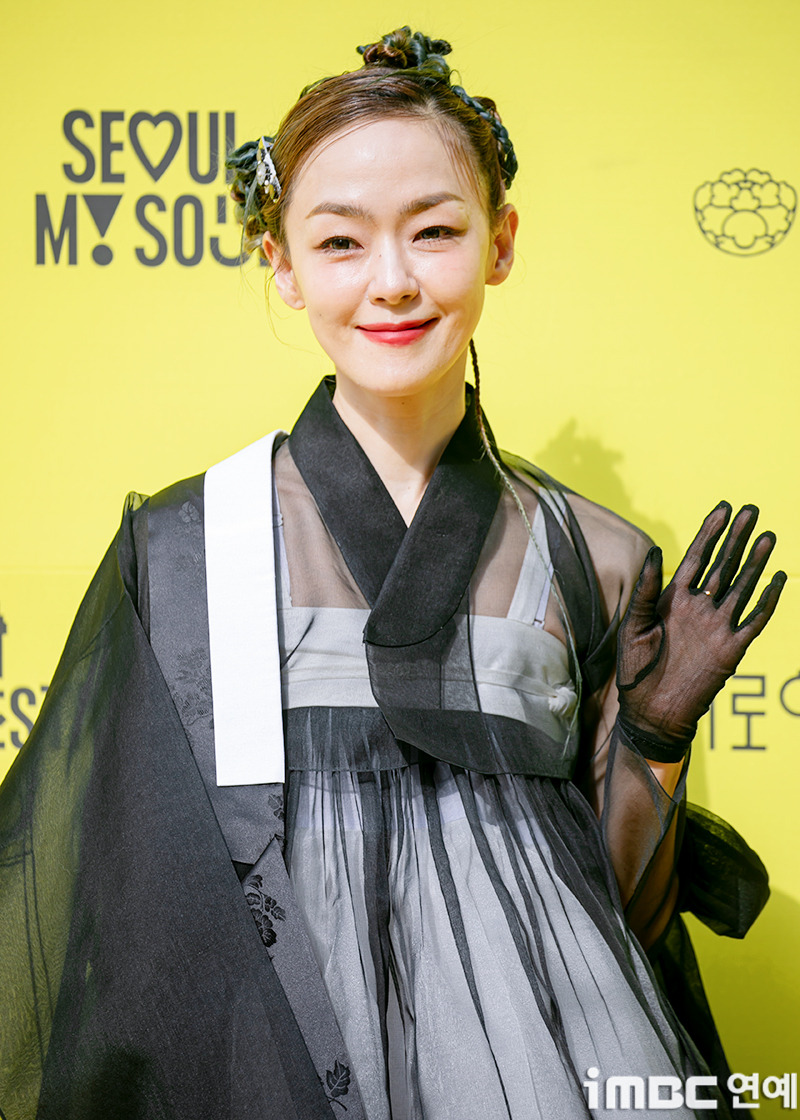 오늘 서울패션로드 자우림 김윤아 (한복 패션) | 인스티즈
