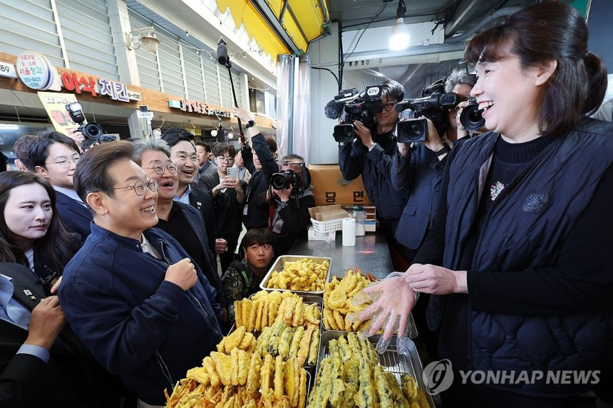  강원도 철원군에서 경청 투어 하고있는 이재명 후보