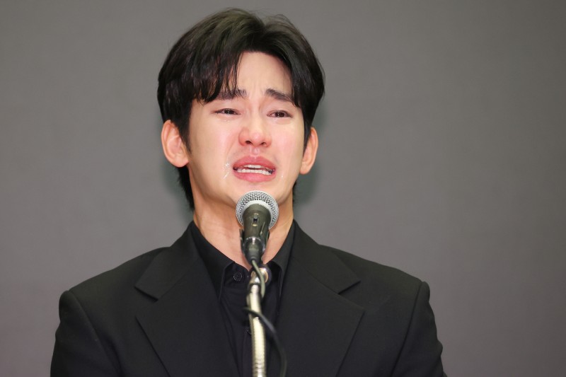 '사생활 논란' 김수현, 30억대 이어 이번엔 28억, 광고주 줄소송 신호탄? | 인스티즈
