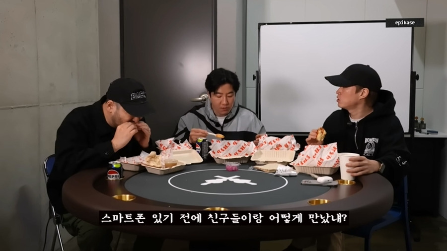 폰 없던 시절에는 연락은 어떻게 하고, 약속은 어떻게 잡았어요? | 인스티즈