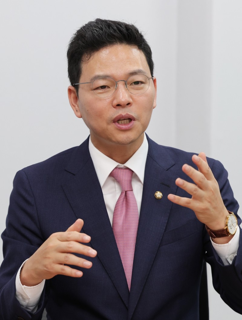 국민의힘 박정훈 "피습 모의 핑계로 재판 미루는 이재명, 세계적 망신" | 인스티즈