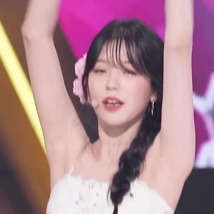 요즘 얼굴, 몸매, 매력 다 개쩌는 것 같은 백지헌 | 인스티즈