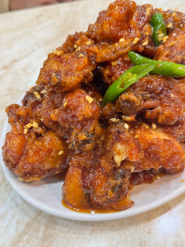 좋아하는 사람들은 엄청 좋아하는 인천 신포 닭강정 | 인스티즈