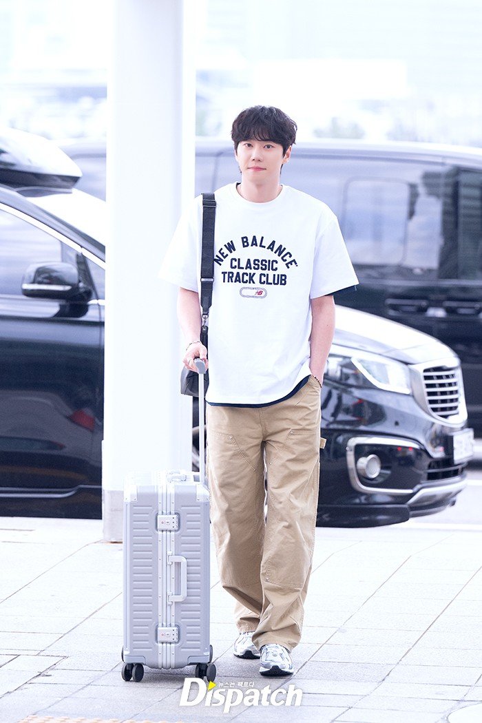  화보 촬영 차 출국하는 오늘자 이준영1