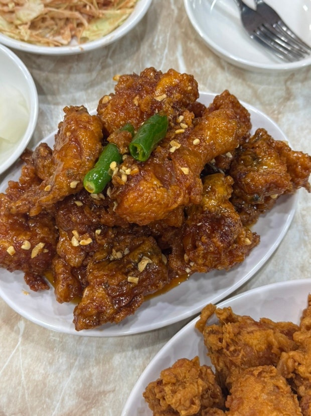 좋아하는 사람들은 엄청 좋아하는 인천 신포 닭강정 | 인스티즈