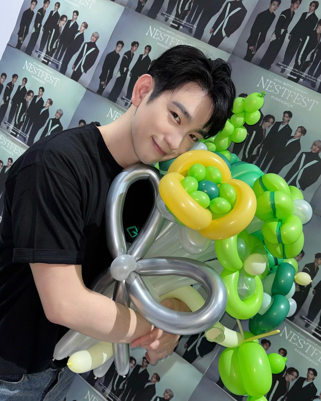 갓진영이 그룹 콘서트 이틀동안 올린 인스타 사진들 | 인스티즈