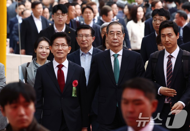 당(국민의힘) 내부에서는 김 후보 측의 입장문에 후보 교체까지 언급되며 파열음이 커지는 모습이다 | 인스티즈