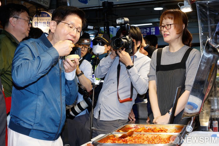 어제오늘 행복해 보이는 김문수 | 인스티즈