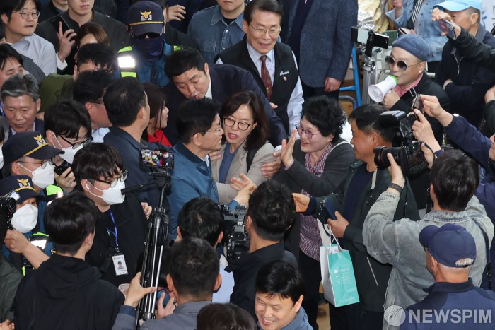 어제오늘 행복해 보이는 김문수 | 인스티즈