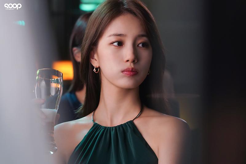 수지의 빨주노초파남보 | 인스티즈