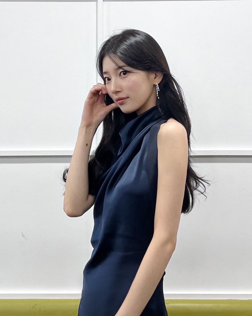 수지의 빨주노초파남보 | 인스티즈