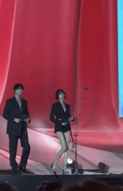 오늘 백상을 뒤집어 놓은 배우 나나 인스타 . jpgif | 인스티즈