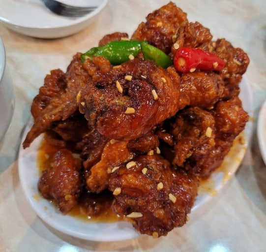  좋아하는 사람들은 엄청 좋아하는 인천 신포 닭강정1