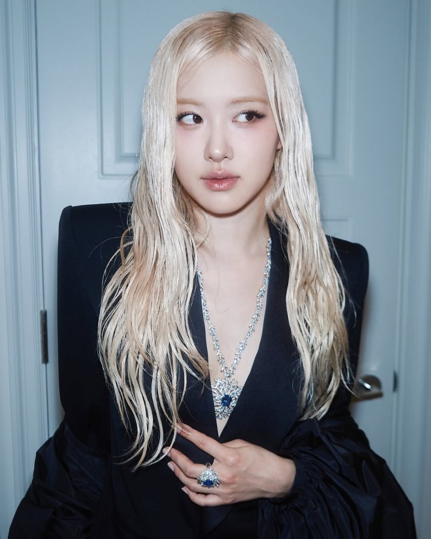 로제 멧갈라에 티파니앤코가 협찬한 목걸이 & 반지 | 인스티즈