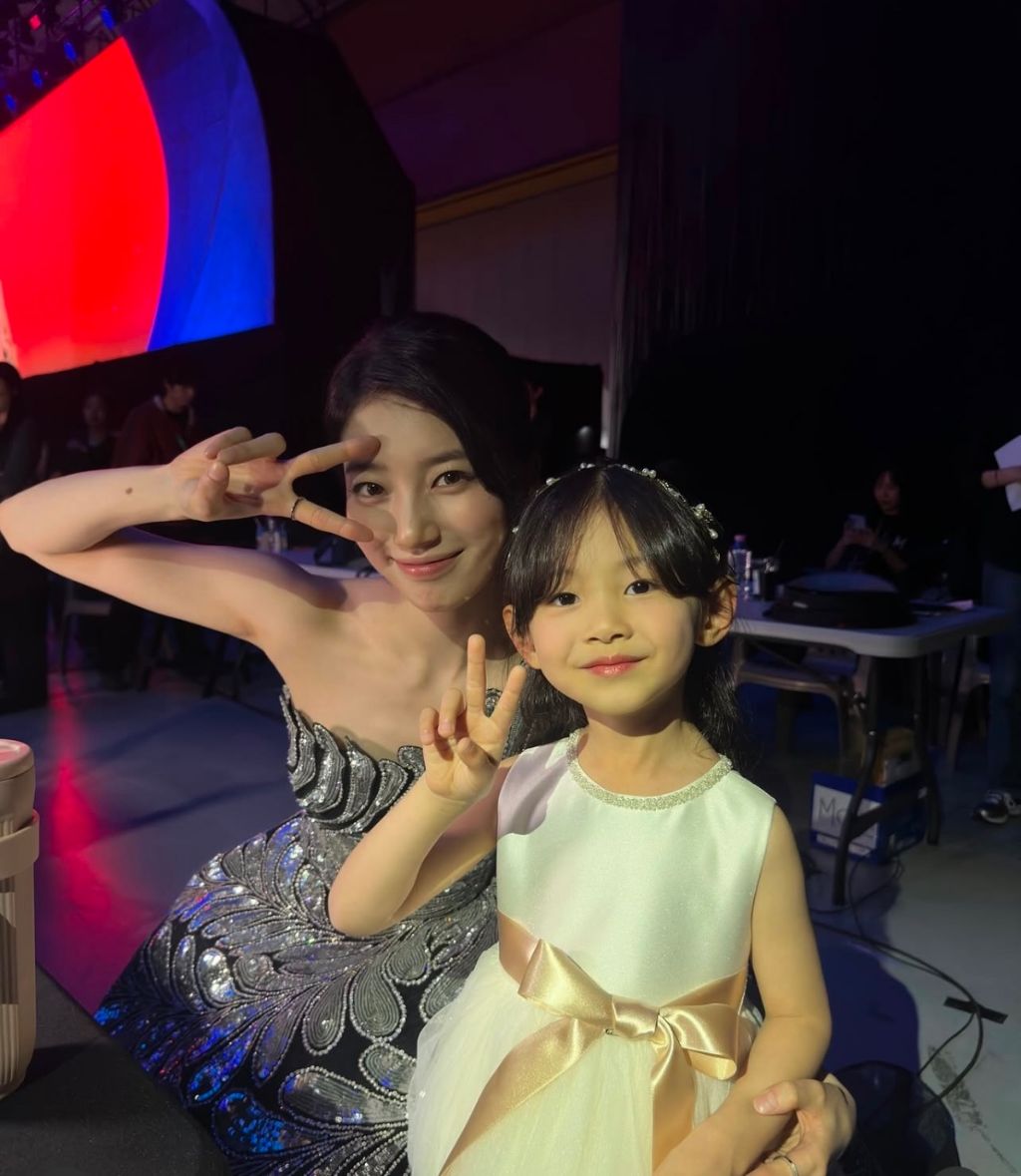  박보검이 딸 인사시키듯 데려가서 사진찍었다는 어린 금명이랑 수지