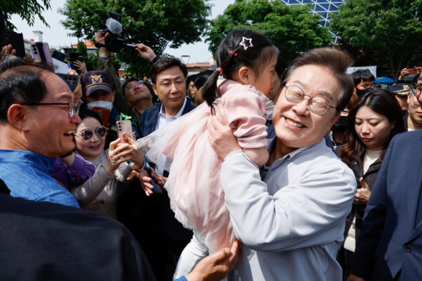 2200억 쌓아둔 더본…백종원 20억 가져갈때 가맹점 "폐업 위기 | 인스티즈