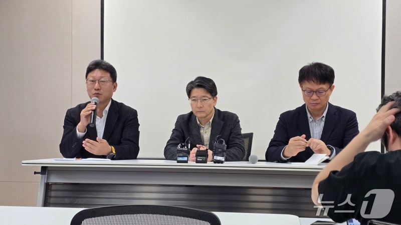 SKT " "보상 시 고객도 입증책임..., 현재까지 피해사례 없어" | 인스티즈