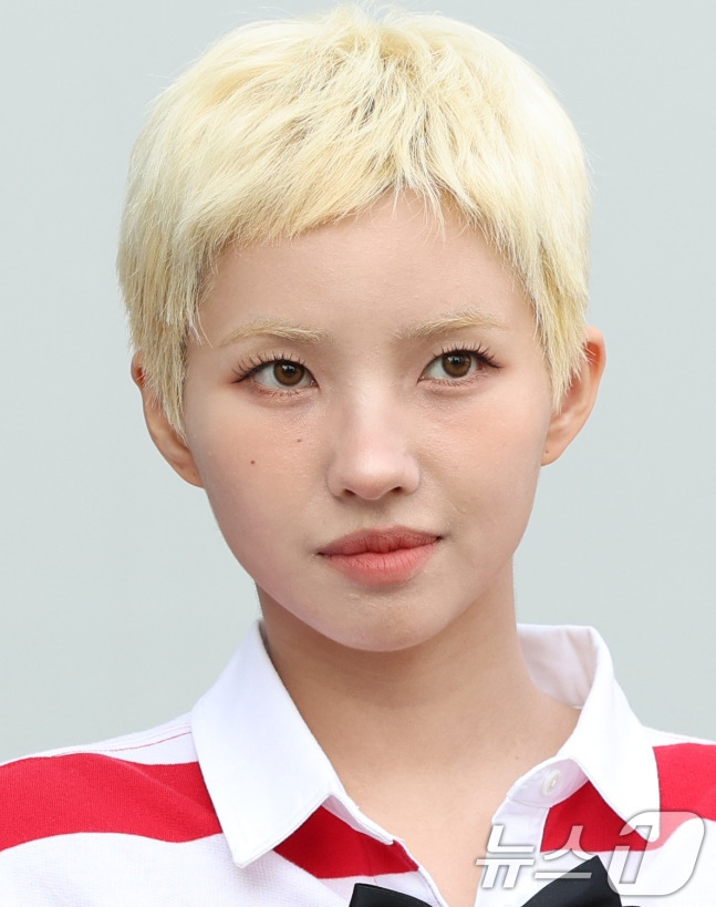 오늘자 금발 숏컷한 아이들 전소연 아는형님 출근길.jpg | 인스티즈