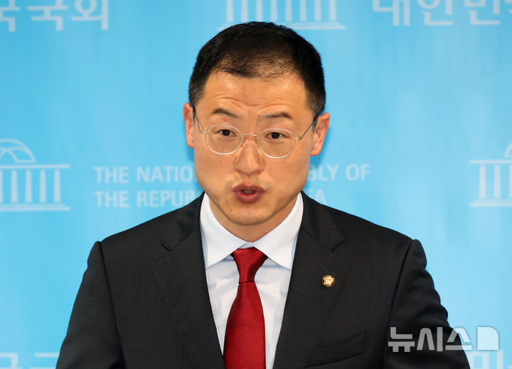  김상욱, 국민의힘 탈당…기회 되면 이재명 만나고 싶다