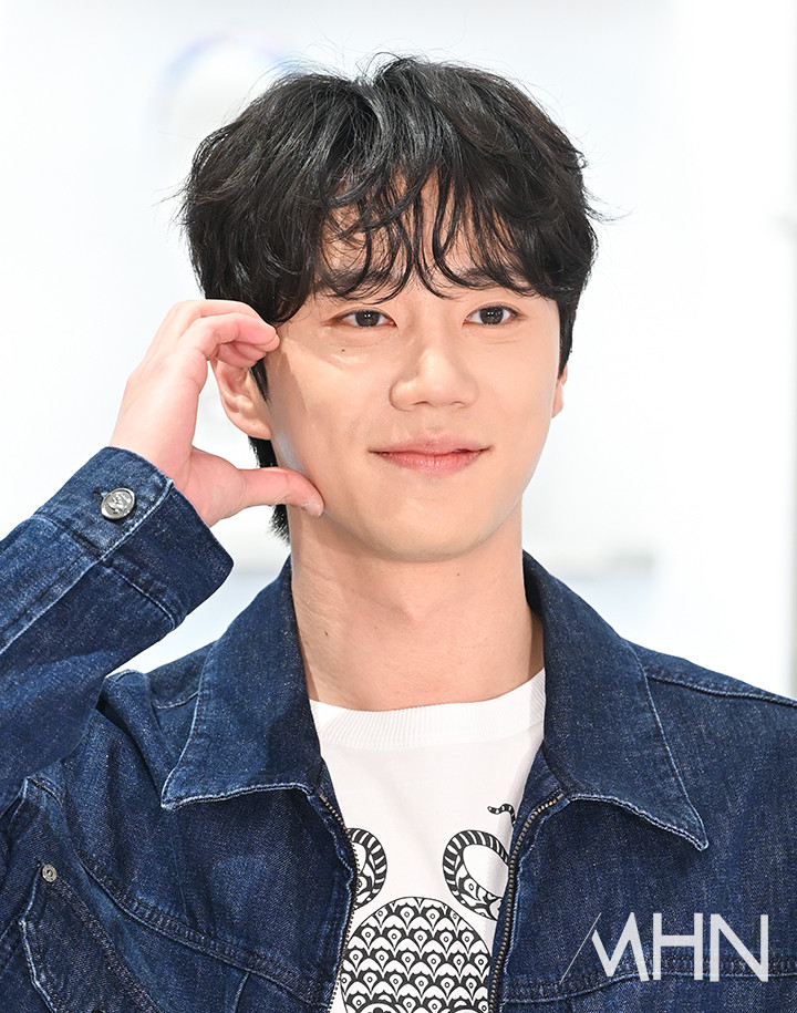 [포토] 이준영, 낭만 합격 | 인스티즈