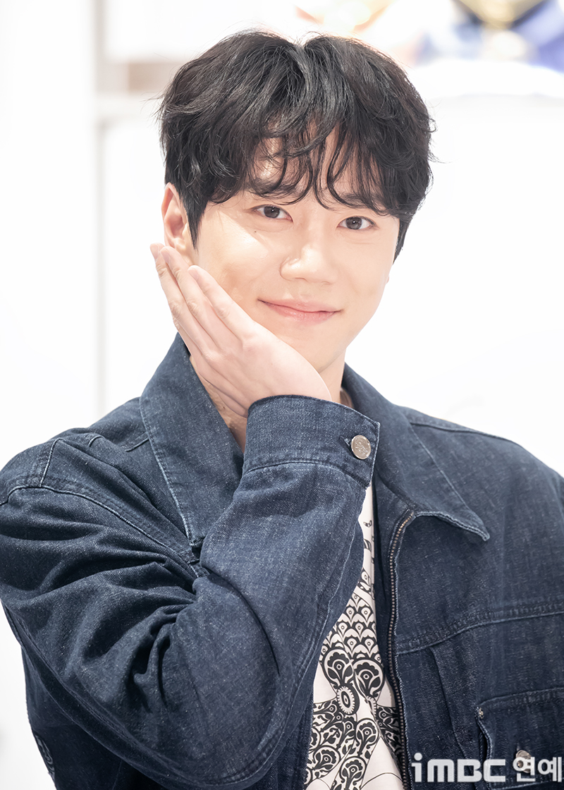 [포토] 이준영, 낭만 합격 | 인스티즈