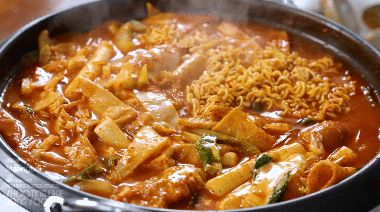 즉석 떡볶이 만들기.gif | 인스티즈
