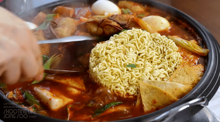 즉석 떡볶이 만들기.gif | 인스티즈